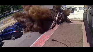 Киев, ужасный Прорыв трубы заснят на видео