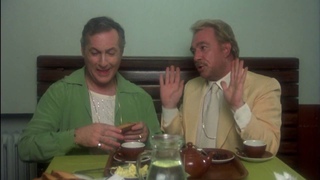 La cage aux folles (1978) - 7 - La scne de la biscotte