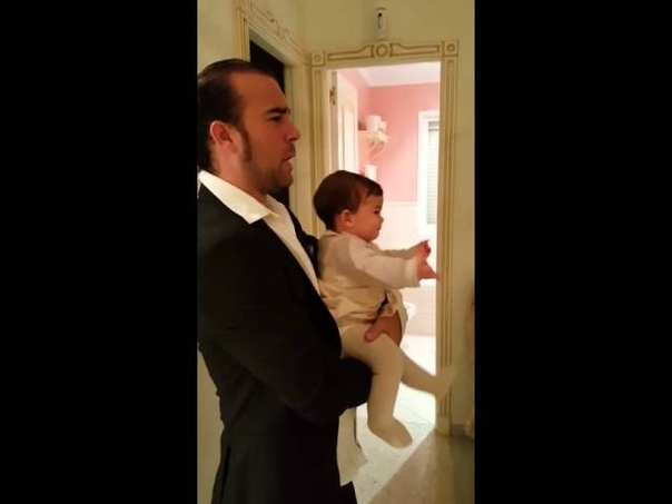 Juan Tejero e Irene Carrasco con su hija Valentina, Viva
