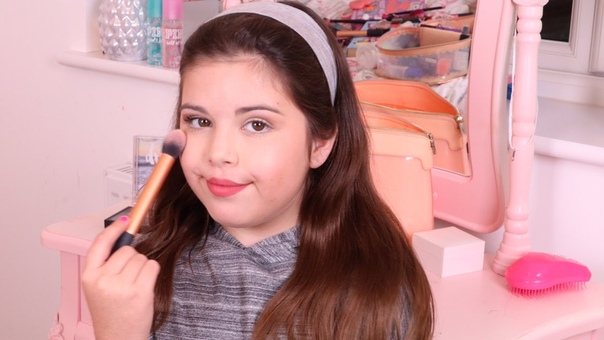 Makeup Tutorial, By Sophia