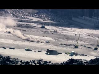 KTM Enduro 450 vs VW Race Touareg - Red Bull Motorclash 2