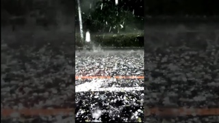 Сильный град недалеко от Токио Япония