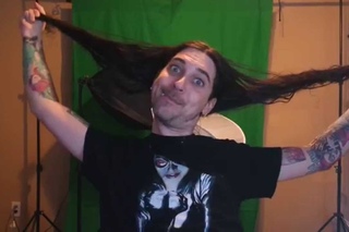 Win a guitar! Streaming concert!