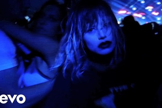 Crystal Castles - Concrete